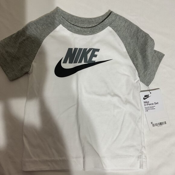 Nike Kids 2-Piece Set Gray Jogger Pants & White Raglan Tee - Size 2T - Picture 4 of 5